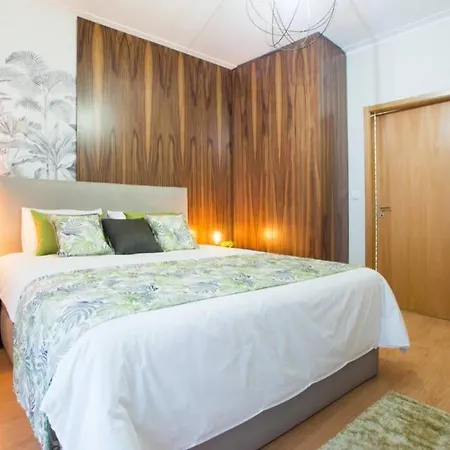 Modern In Center Appartement Coïmbre